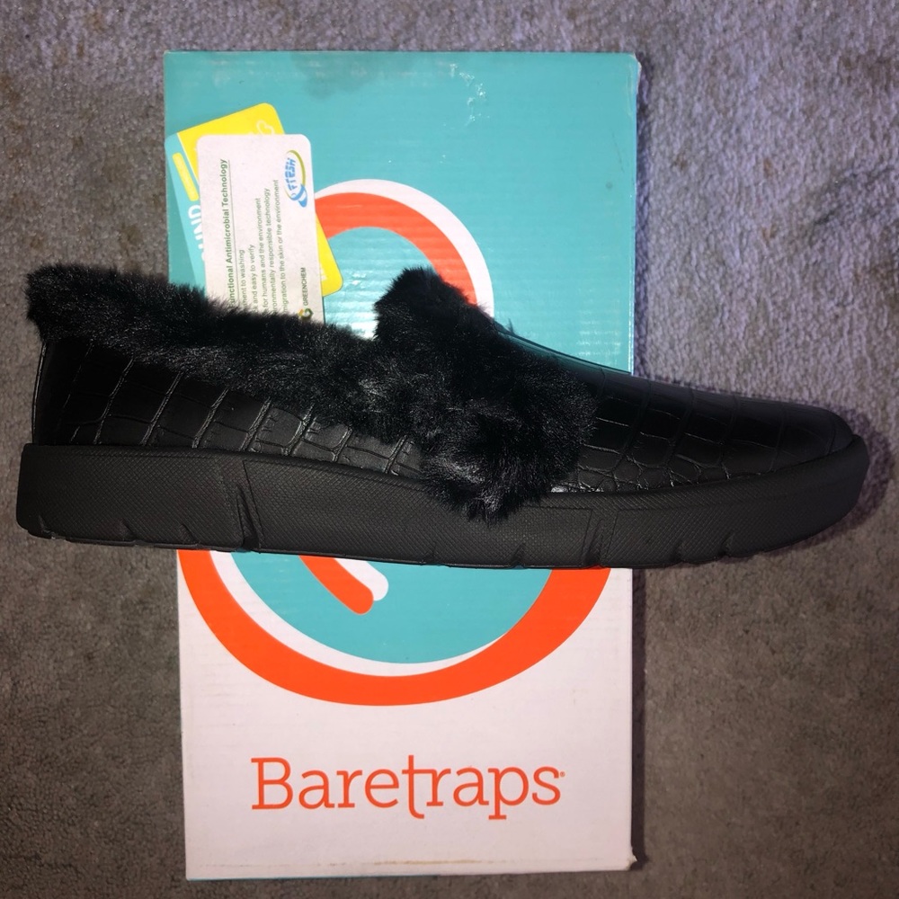 NIB BareTraps “Bunny” Fur-Lined Embossed Black Loafers Sz 9.5M